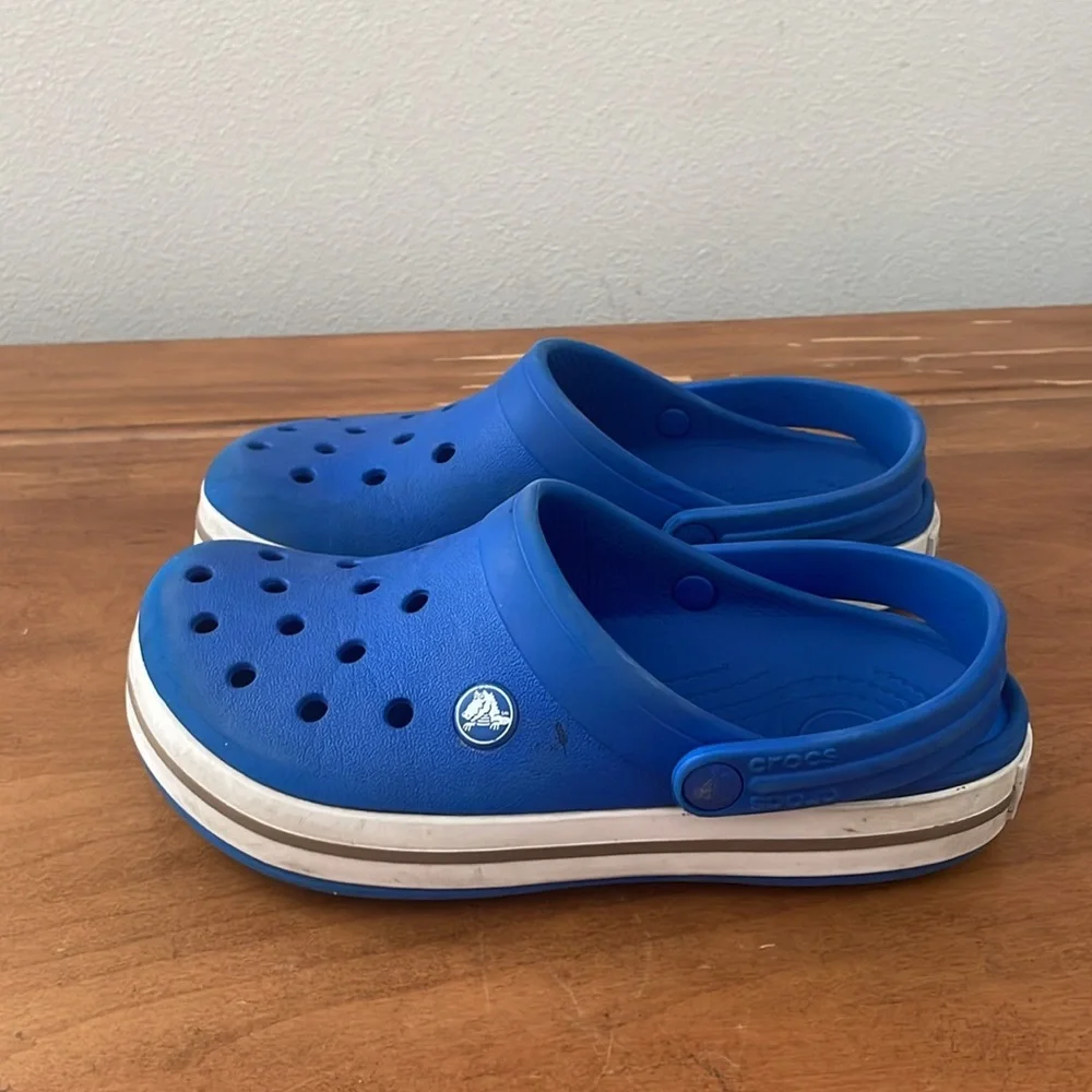 CROCS Blue and White Water Shoes Size 5